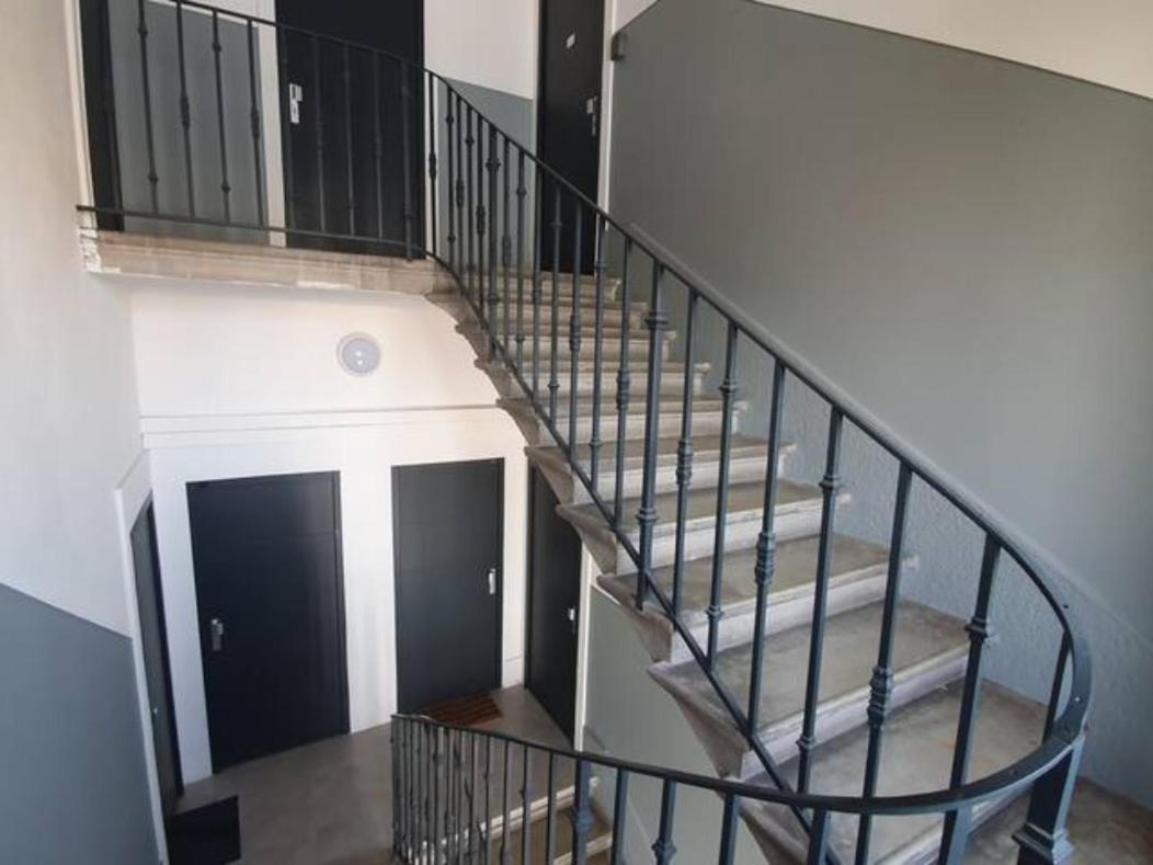Stop Chez M District # Qualite # Confort # Simplicite Villeurbanne Exterior foto